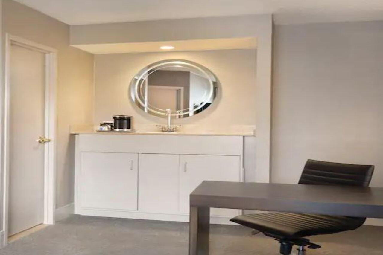 Hilton Chicago Magnificent Mile Suites Bagian luar foto