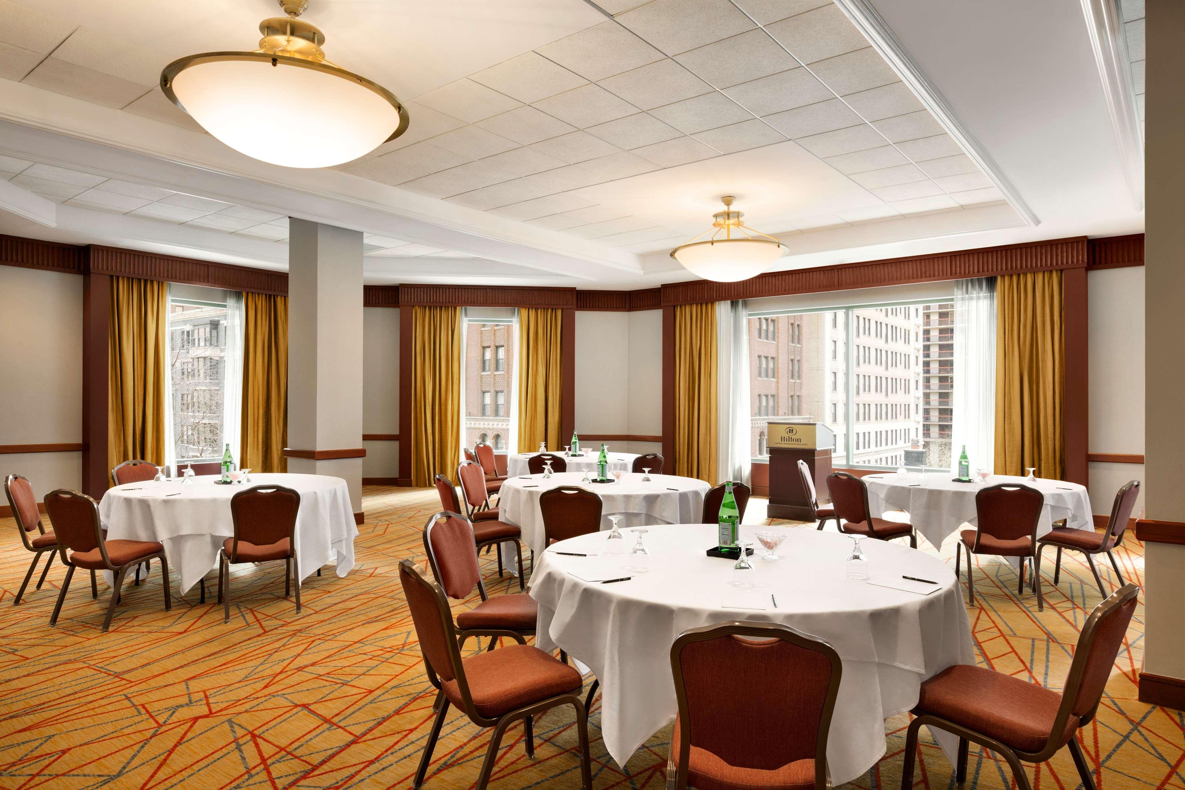 Hilton Chicago Magnificent Mile Suites Bagian luar foto