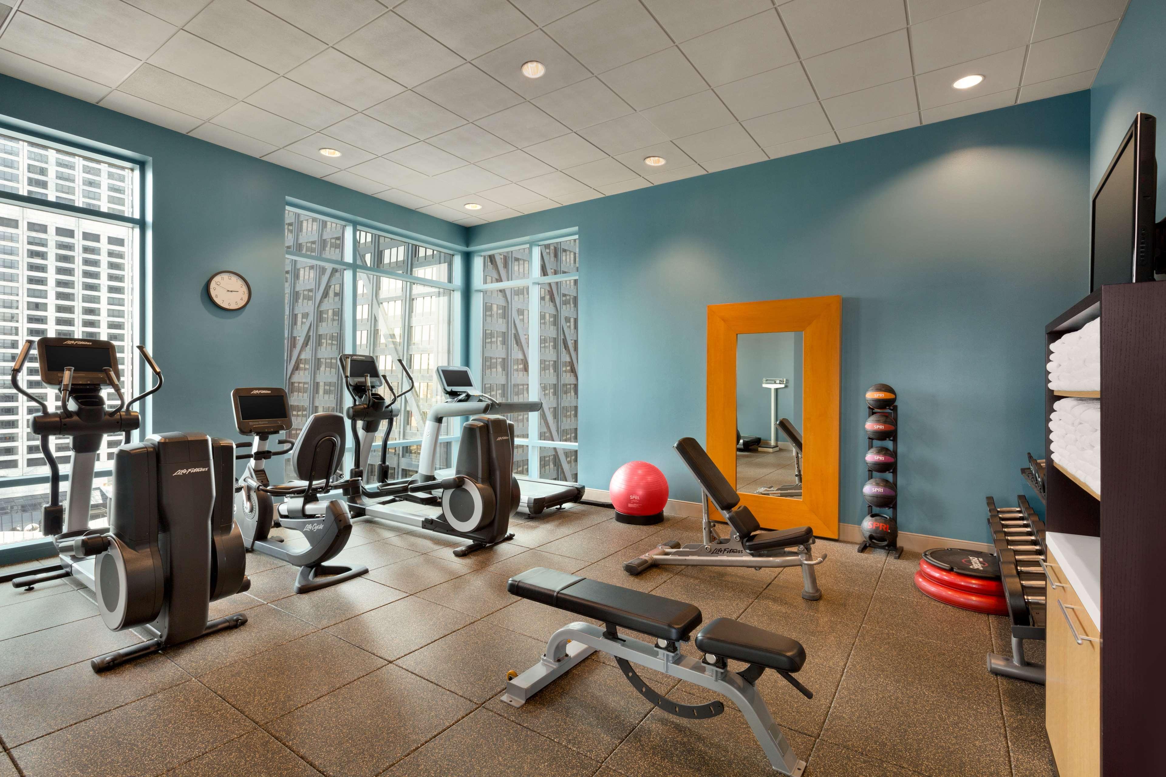 Hilton Chicago Magnificent Mile Suites Bagian luar foto