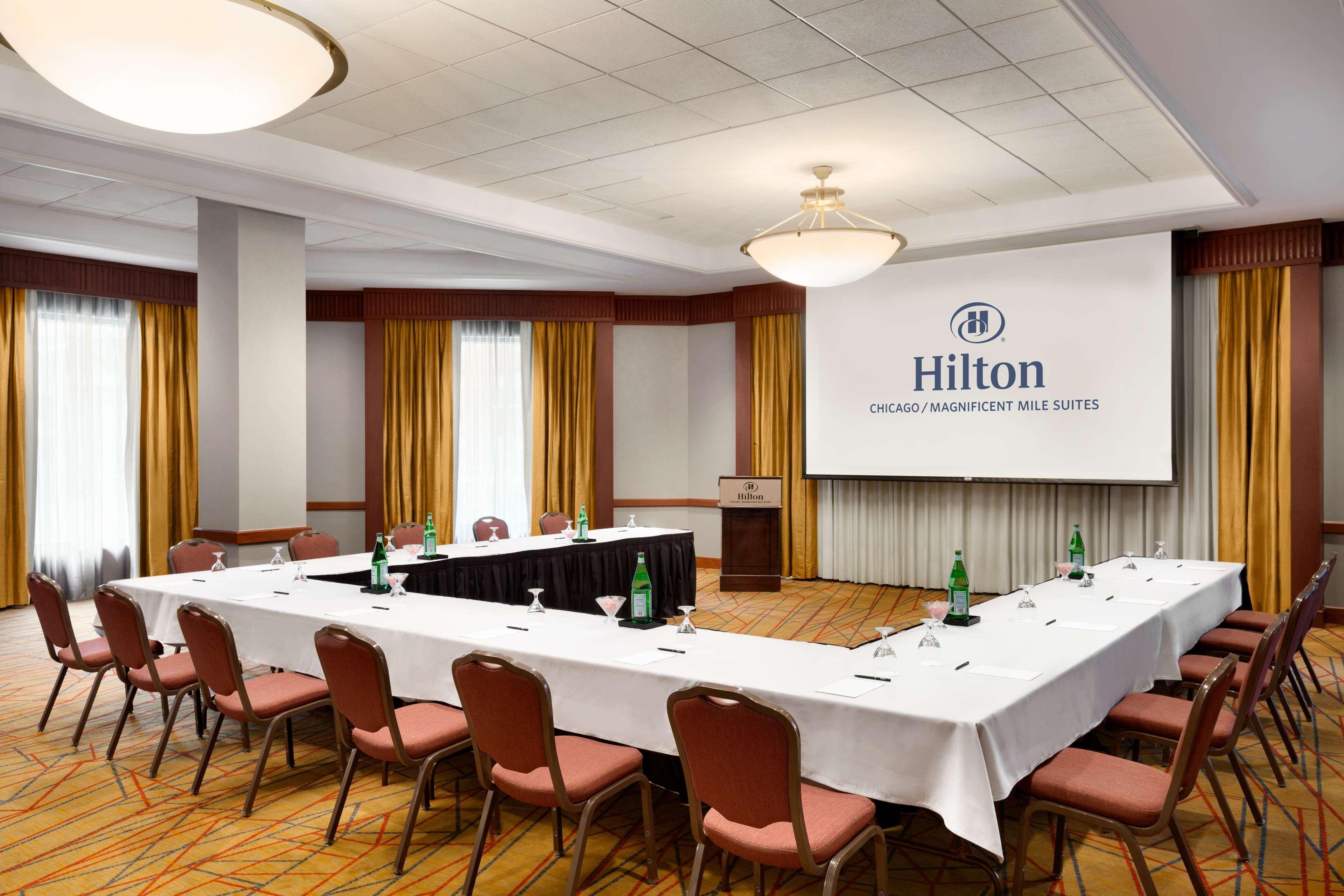 Hilton Chicago Magnificent Mile Suites Bagian luar foto