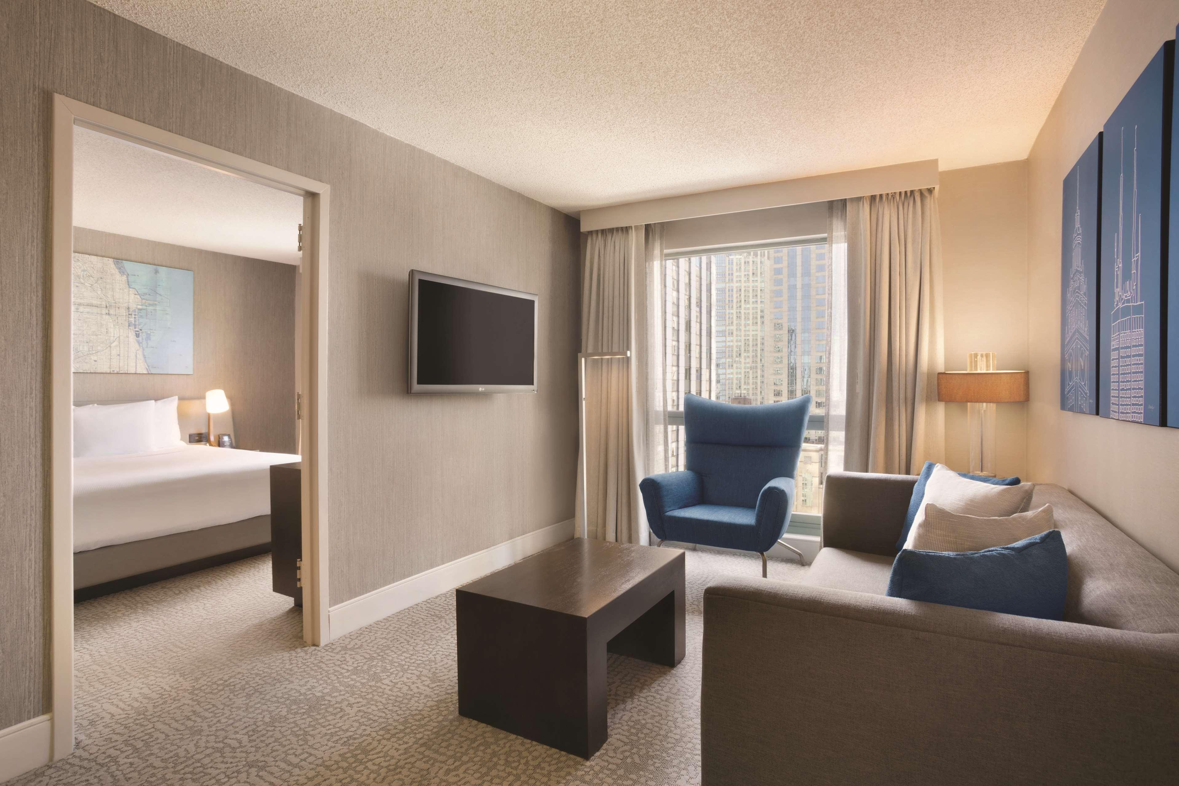 Hilton Chicago Magnificent Mile Suites Bagian luar foto