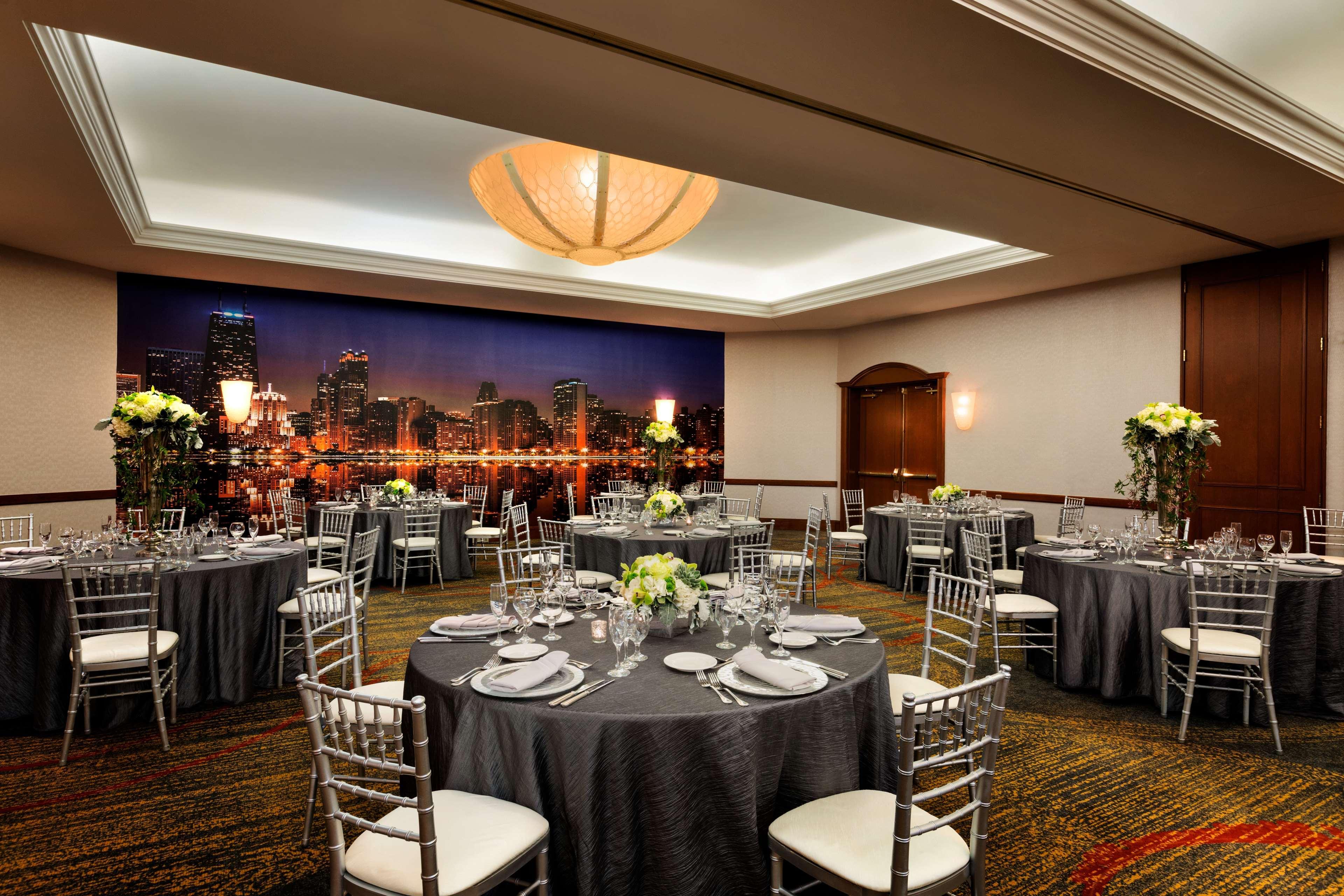 Hilton Chicago Magnificent Mile Suites Bagian luar foto