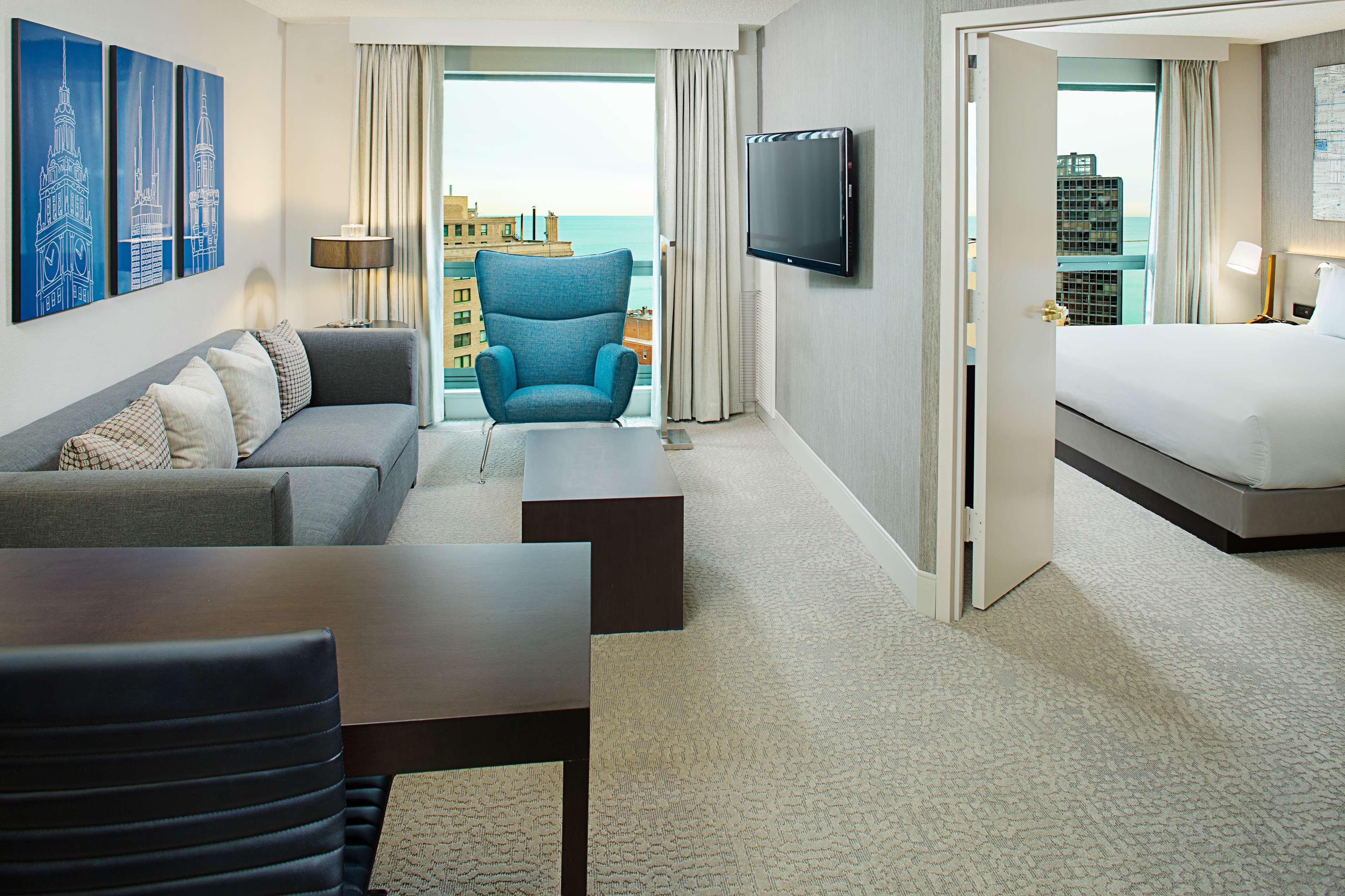 Hilton Chicago Magnificent Mile Suites Bagian luar foto