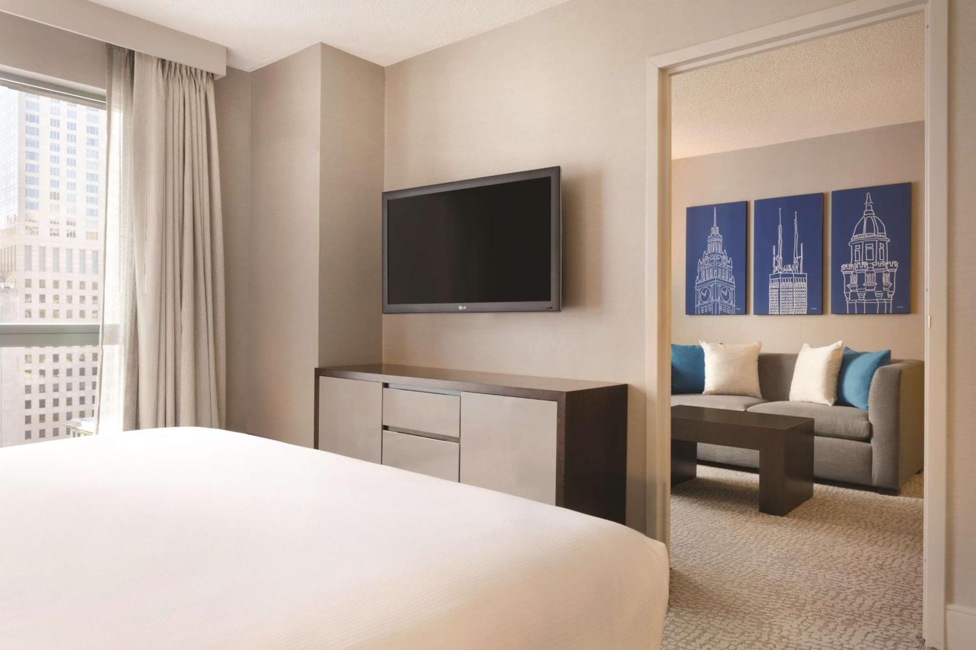 Hilton Chicago Magnificent Mile Suites Bagian luar foto