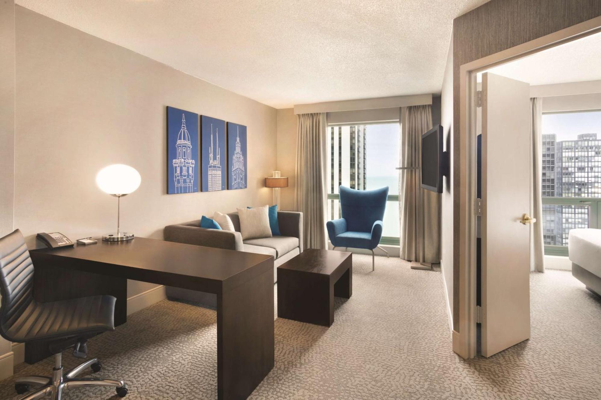 Hilton Chicago Magnificent Mile Suites Bagian luar foto